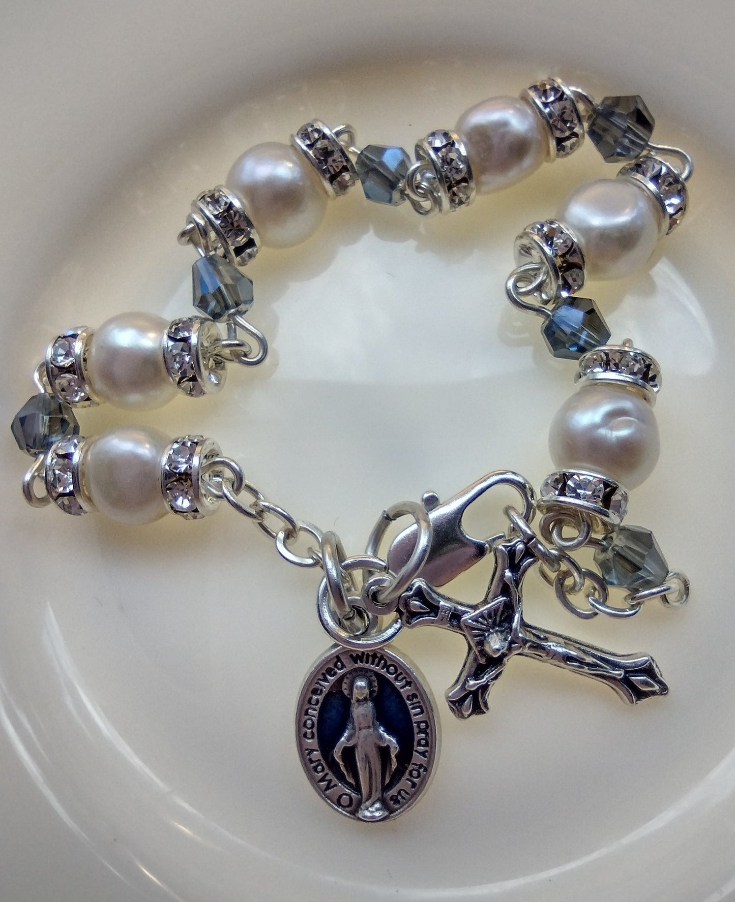 Item #1039, 8mm Marian Bracelet, Cultured Pearl