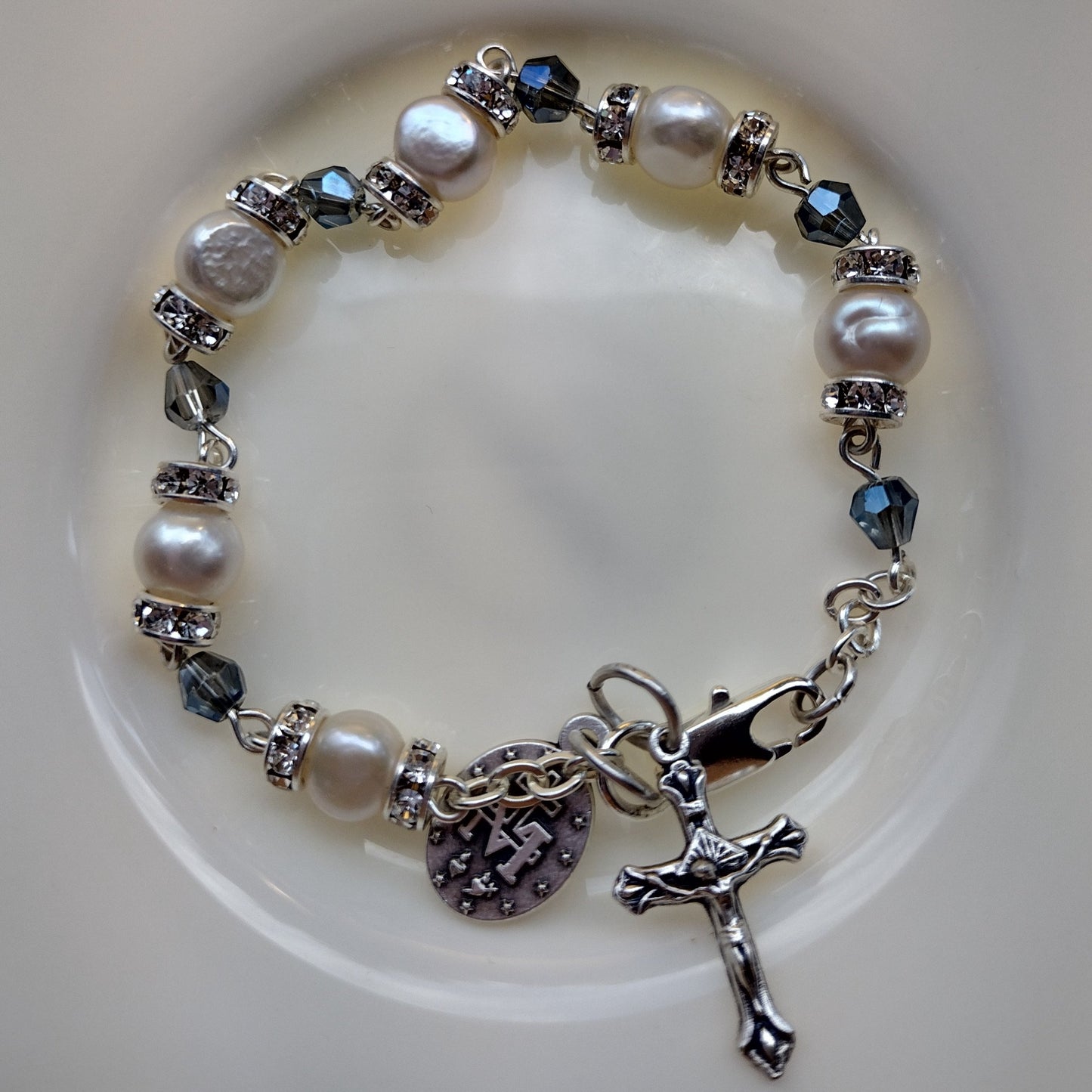 Item #1039, 8mm Marian Bracelet, Cultured Pearl